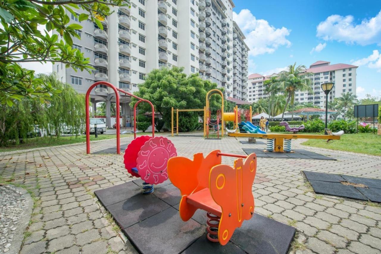 Maison Seaview Suites Port Dickson Ngoại thất bức ảnh