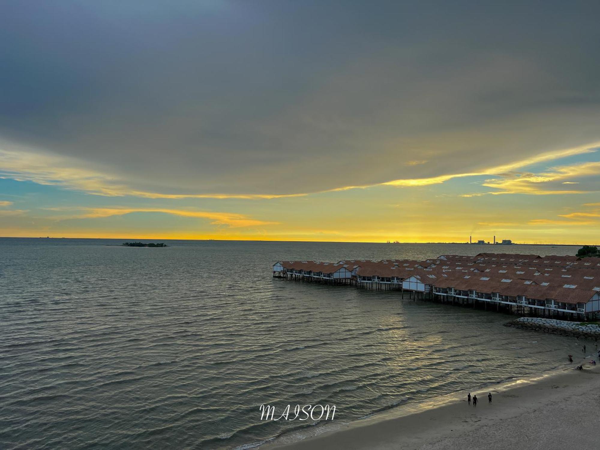 Maison Seaview Suites Port Dickson Ngoại thất bức ảnh
