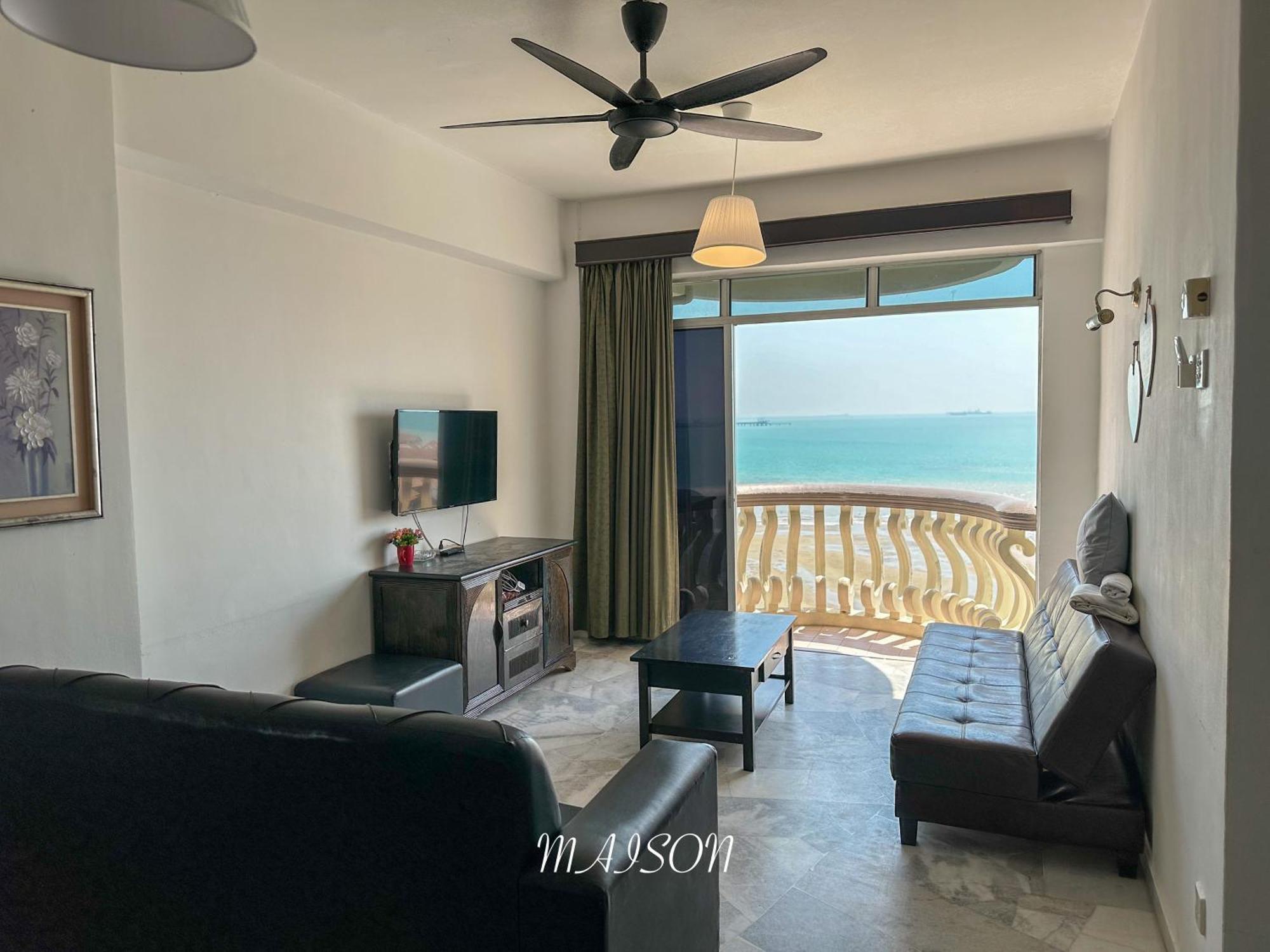 Maison Seaview Suites Port Dickson Ngoại thất bức ảnh